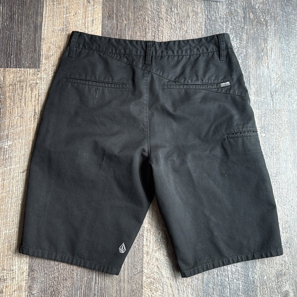 Volcom Men's Black Shorts Sz 30 - Picture 3 of 6